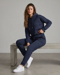 MV Essential Hoodie – Dunkelblauer Jogger